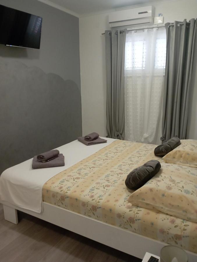 Pia Apartment Dugi Rat Extérieur photo