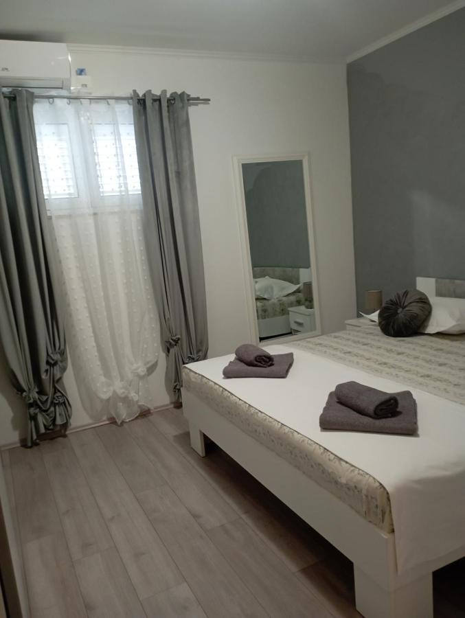 Pia Apartment Dugi Rat Extérieur photo