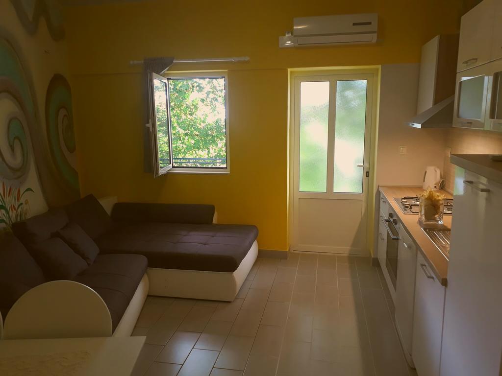 Pia Apartment Dugi Rat Extérieur photo