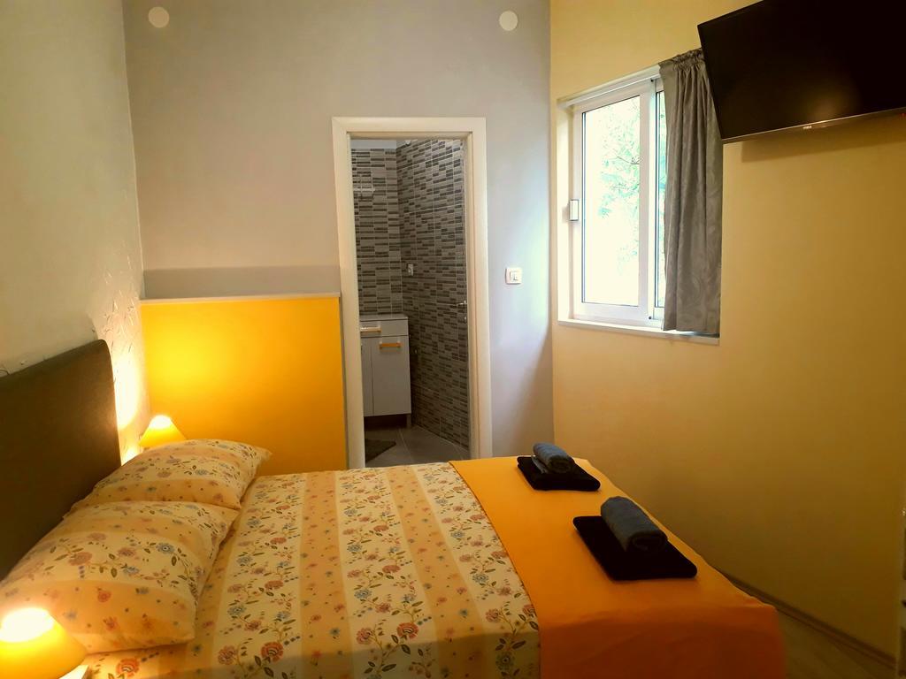 Pia Apartment Dugi Rat Extérieur photo